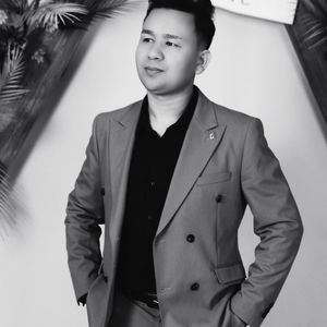 老婆的健身房练瑜伽
