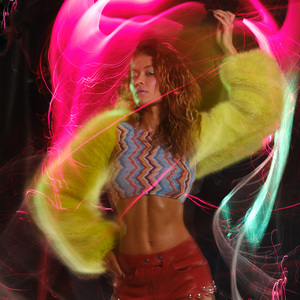 老婆的健身房练瑜伽
